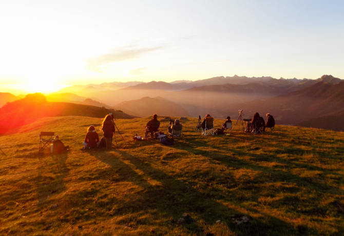 Birdwatchers on the Organbidexka pass